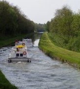 Bateaux Canal latéral à la Loire - JPG - 83.7 ko