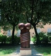 l&#39;étreinte (c) Franco Adami, bronze patine marron (816x1024) - JPG - 365.3 ko (Nouvelle fenêtre)